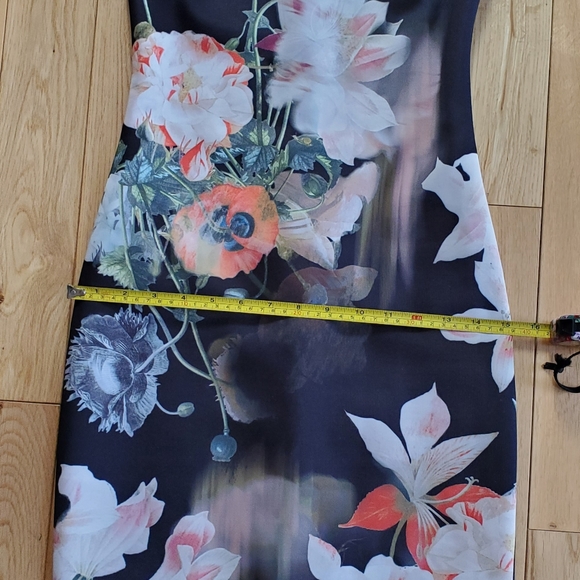 Ted Baker Opulent Bloom Fitted Midi Dress, size Ted 1 (US4) - Picture 9 of 11